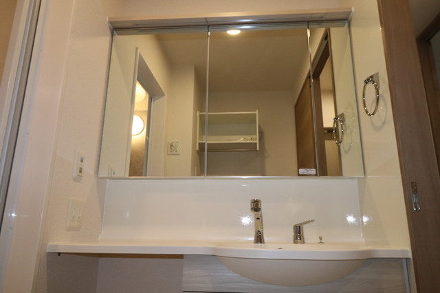 洗面設備　洗髪洗面化粧台