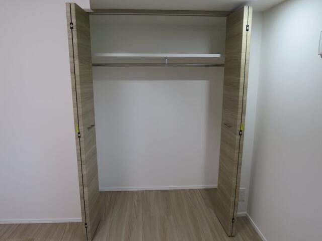 収納　パイプハンガー付き☆畳まず衣類を掛けることができます♪