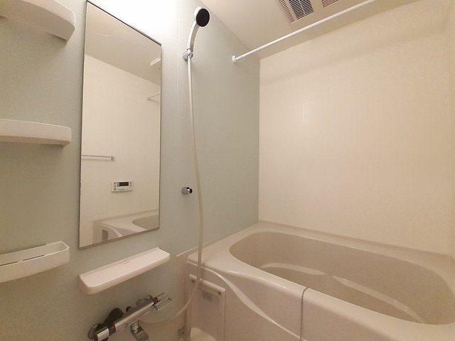 バス・シャワールーム　お風呂です