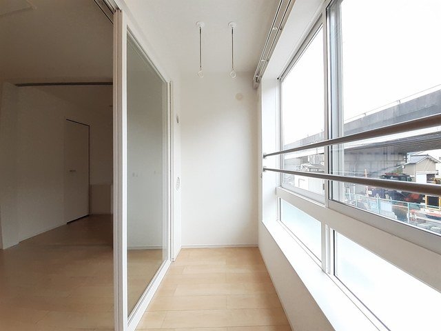 その他部屋・スペース　サンルーム。雨の日や冬でも安心して洗濯物が干せます！