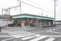 コンビニ　ファミリーマート茨木三島中学校南店（コンビニ）まで830m