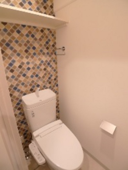 トイレ　※他号室の写真です。