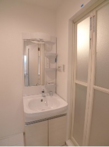 洗面設備　※他号室の写真です。