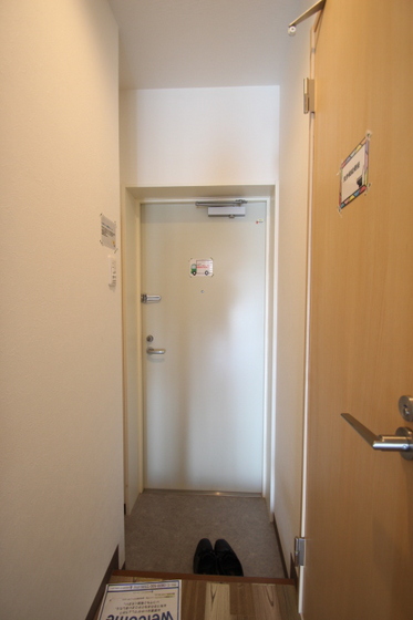 玄関　※他号室の写真です。