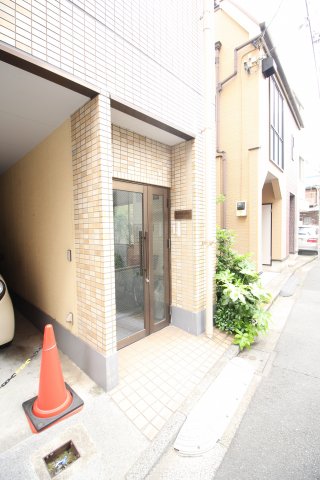 エントランス　カーサ遠山　北区田端4