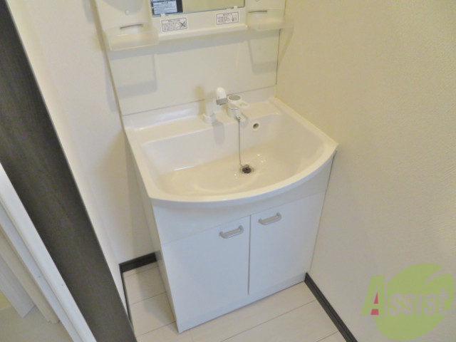 洗面設備　独立洗面台なので、朝の身支度もバッチリです。