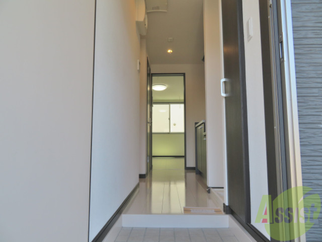 玄関　玄関からは、一直線で走りたくなりますね。