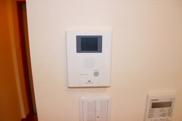 セキュリティ　TVモニター付インターホン☆オートロック付（同一仕様写真）