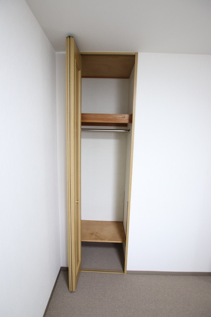 収納　５．１帖洋室内収納