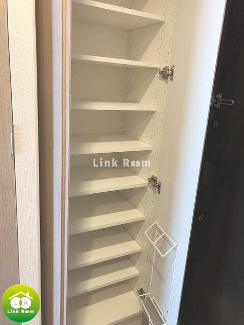 収納　参考画像　間取り違いのお部屋です