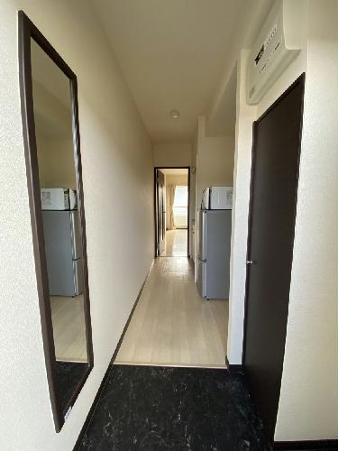 玄関　備品や設備仕様は号室等により異なります。