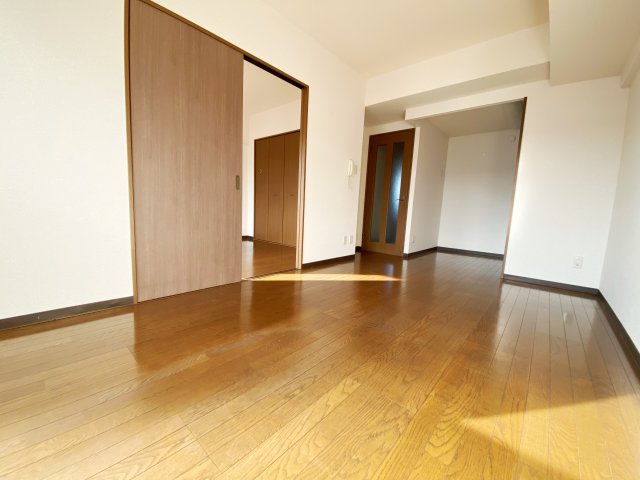 居室・リビング　別号室の参考写真です。