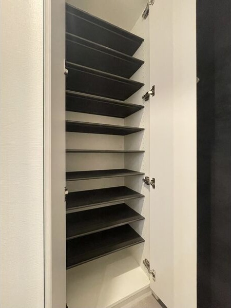 玄関　収納もある玄関です