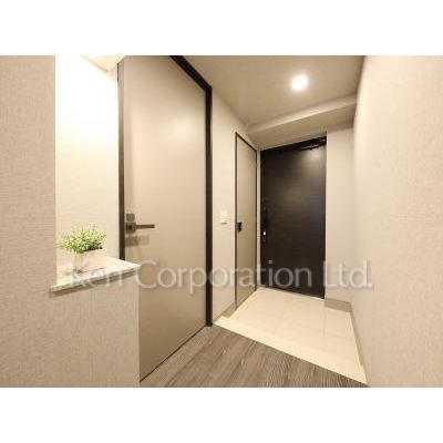 玄関　同タイプ10階のお部屋を撮影。仕様が異なることがあります。