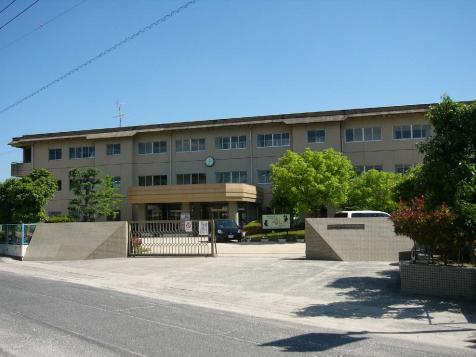 小学校　総社市立総社中央小学校（小学校）まで659m