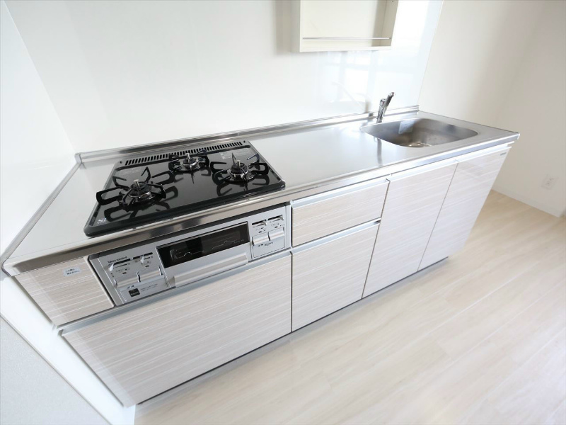 キッチン　システムキッチン　3口ガスコンロ　グリル付