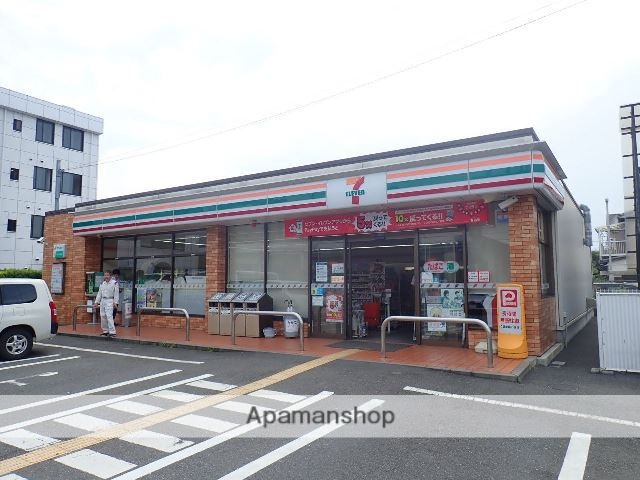 コンビニ　セブンイレブン（コンビニ）まで536m