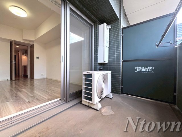 バルコニー　暖かな日差しのふりそそぐバルコニー