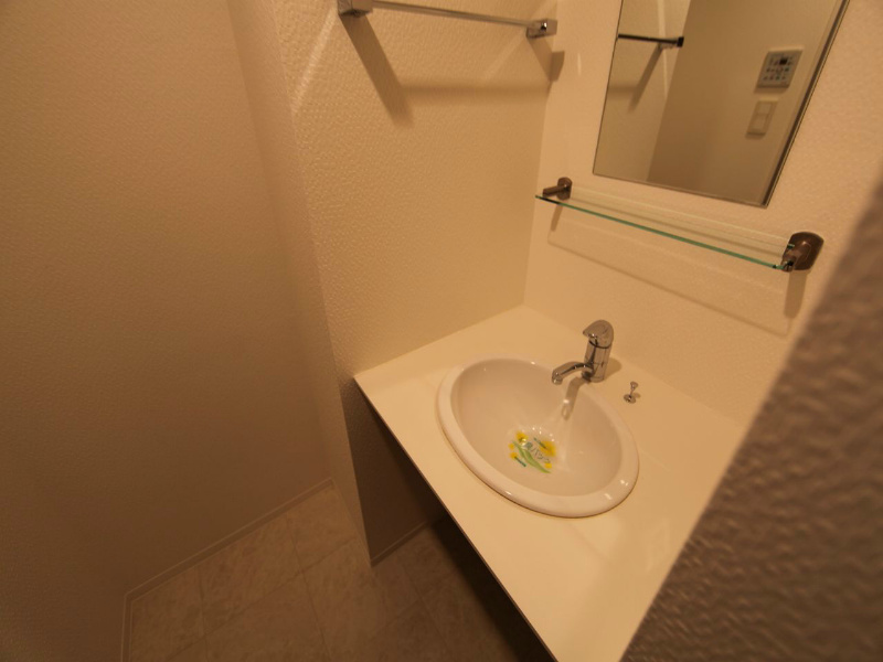 洗面設備　脱衣所　オシャレな独立洗面台付