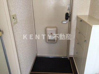 玄関　収納もある玄関です