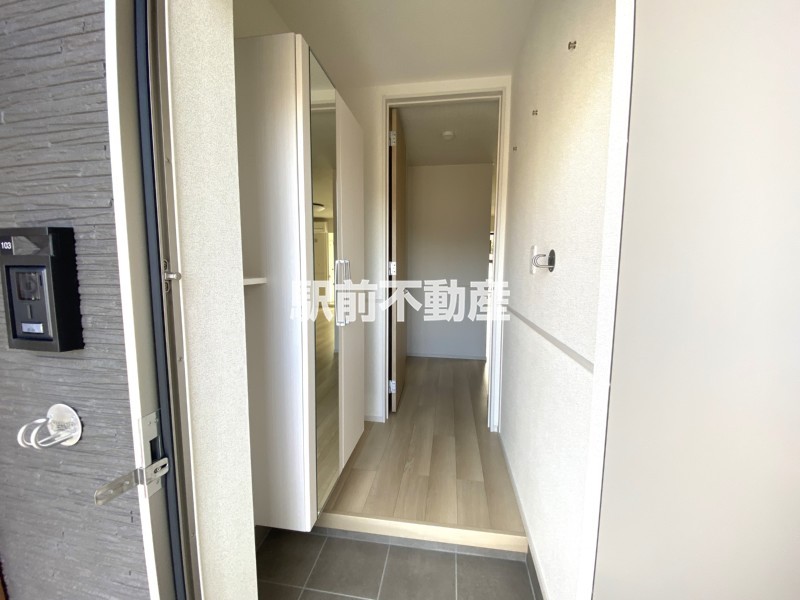 玄関　別建物同間取り