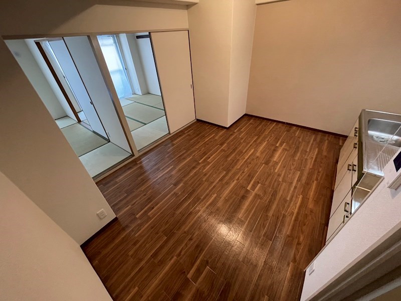 居室・リビング　※別号室の写真です。