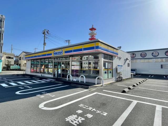 コンビニ　ミニストップ　沼津リコー通り店（コンビニ）まで382m