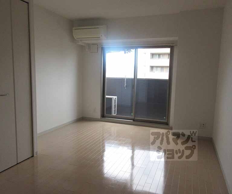 居室・リビング　日当たりの良いお部屋です！