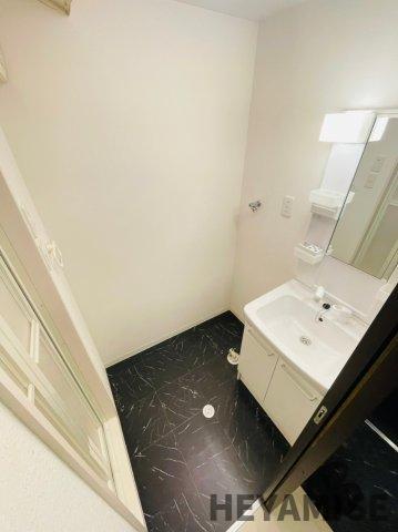 洗面設備　※同間取りの別のお部屋の写真です※