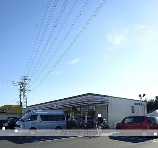 コンビニ　セブンイレブン（コンビニ）まで802m