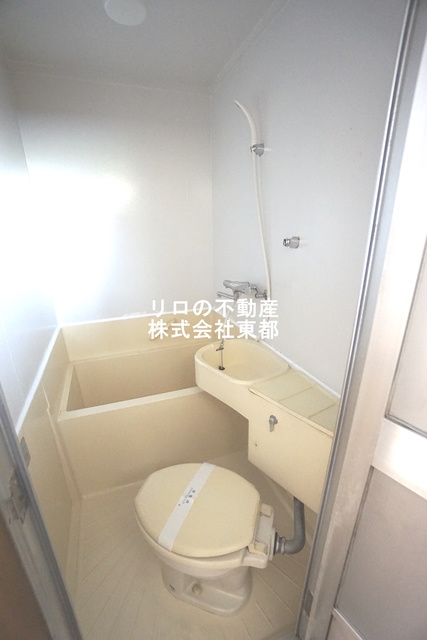 バス・シャワールーム　お掃除がしやすい３点ユニットバスです☆