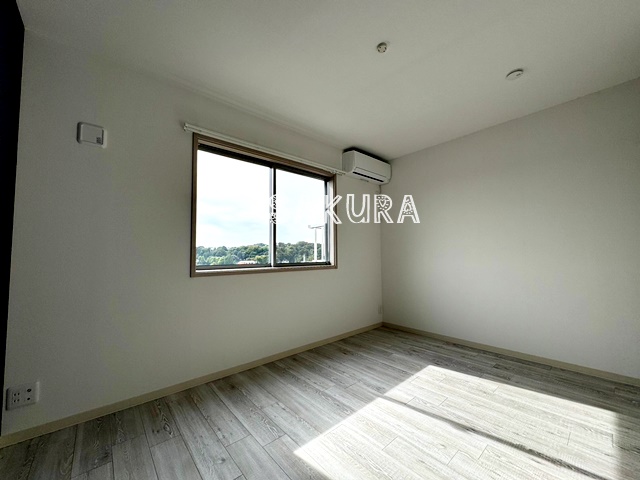 居室・リビング　こちらのリビングで趣味の時間をお楽しみください♪