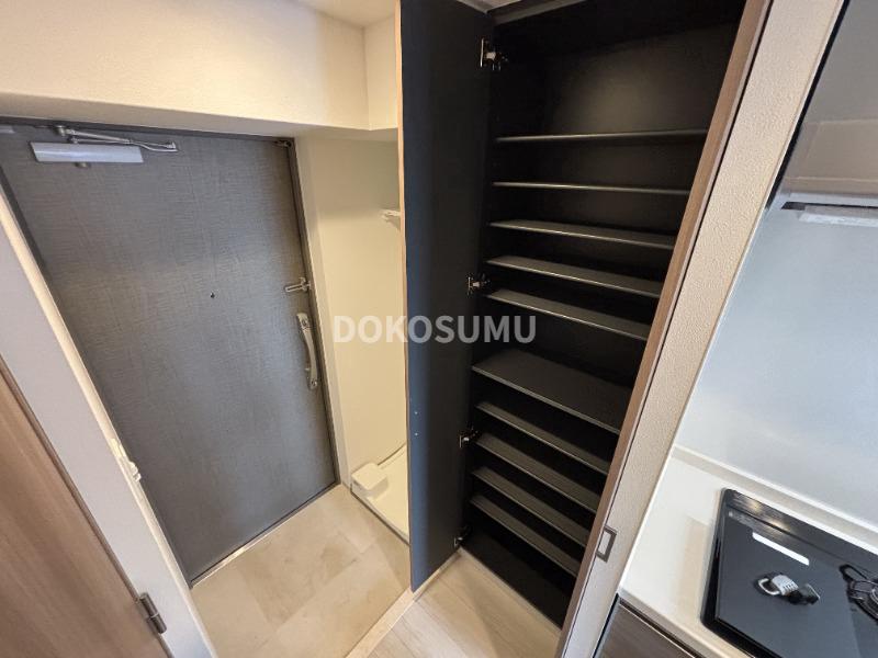 玄関　住まいの顔として相応しい、気品とゆとりのあるエントランス。