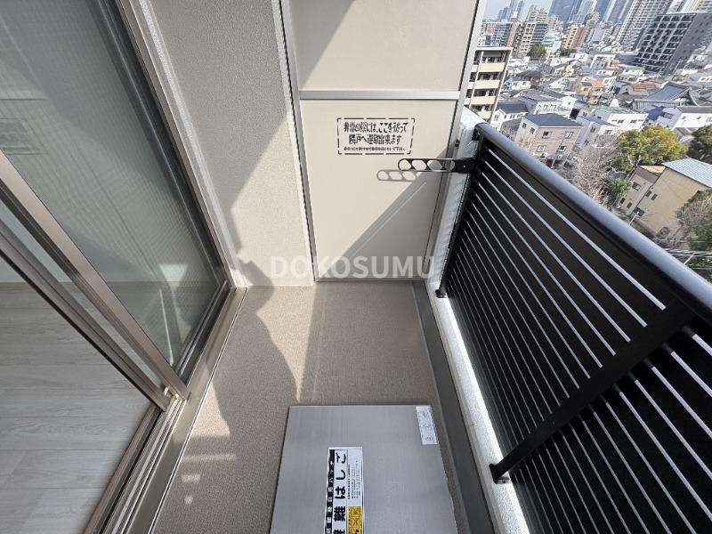 バルコニー　心地よい風と光を感じる、暮らしの楽しみが広がる場所。