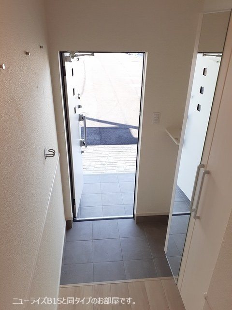 玄関　類似物件参考写真