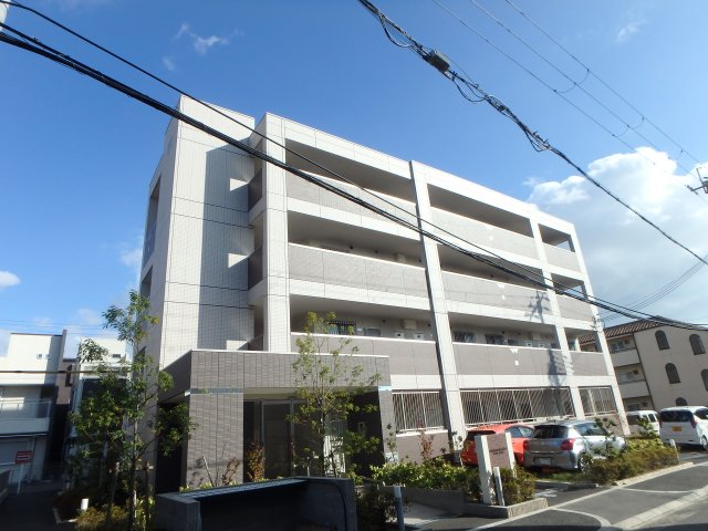 建物外観　落ち着いた雰囲気の外観です