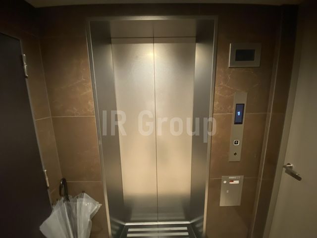 ロビー　エレベーター