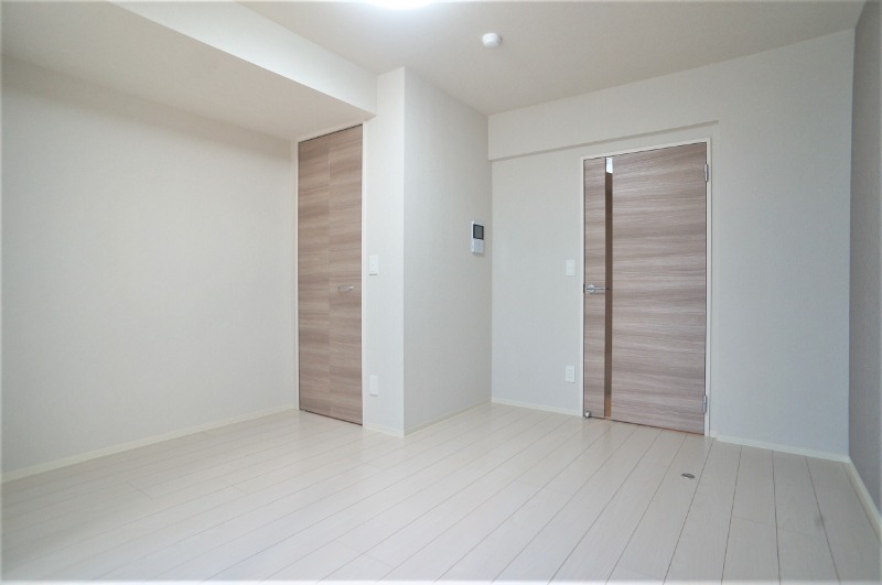 その他部屋・スペース　バルコニー側から見た室内♪