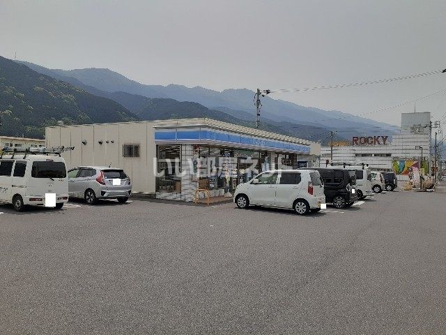コンビニ　ローソン 四国中央寒川町宮ノ前店（コンビニ）まで517m
