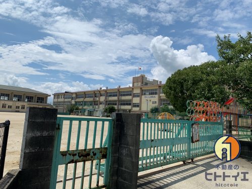 小学校　八女市立上妻小学校（小学校）まで1417m