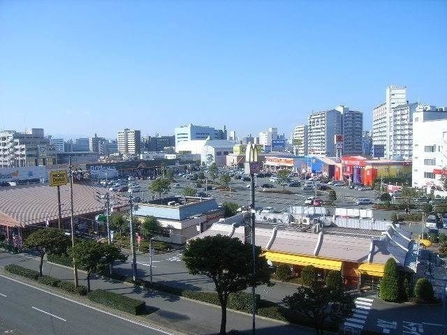 ショッピングセンター　パピヨンプラザ（ショッピングセンター）まで425m