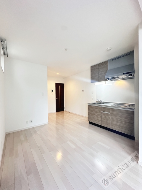 居室・リビング　ホワイトベースで明るい内装です♪