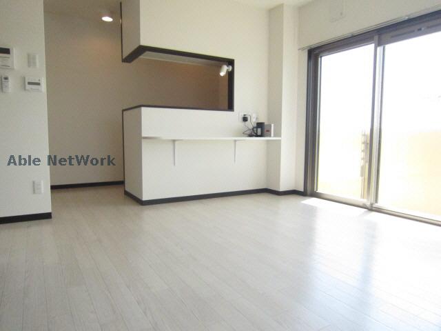 居室・リビング　他の号室の写真です