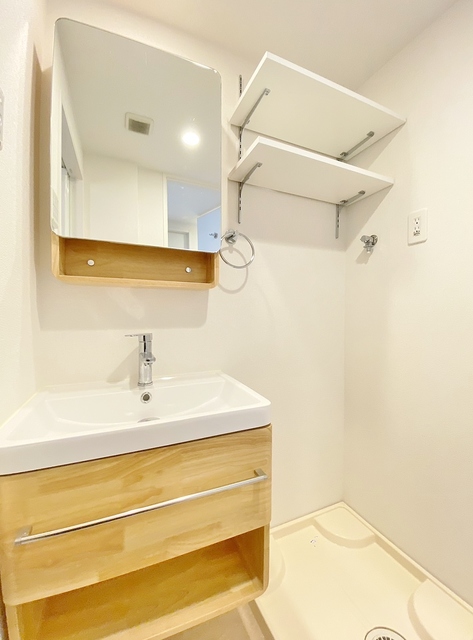 洗面設備　独立洗面台・室内洗濯機置場