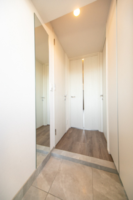 玄関　※写真は同タイプ住戸です。