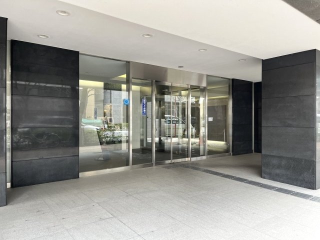 エントランス　建物の内部です