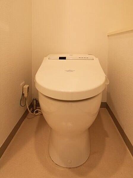 トイレ　※他のお部屋のお写真です。