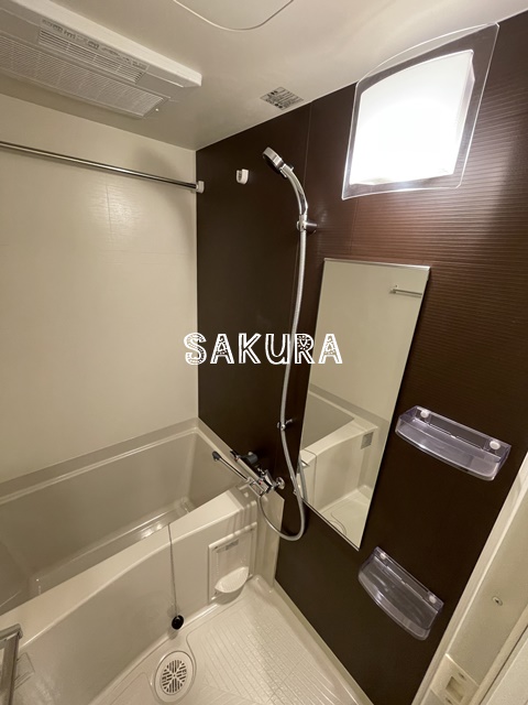 バス・シャワールーム　浴室乾燥機付き♪