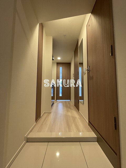 玄関　人感センサー付き・シューズボックス付き♪