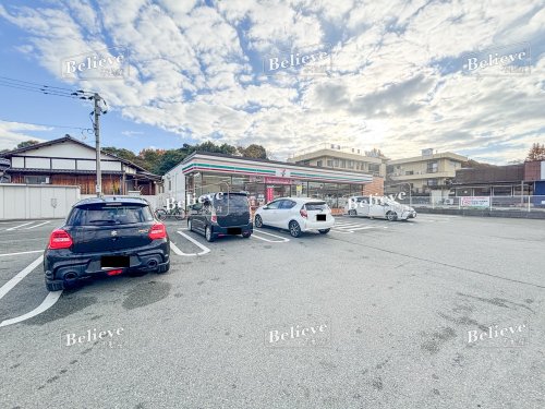 コンビニ　セブンイレブン 久留米上津町店（コンビニ）まで670m